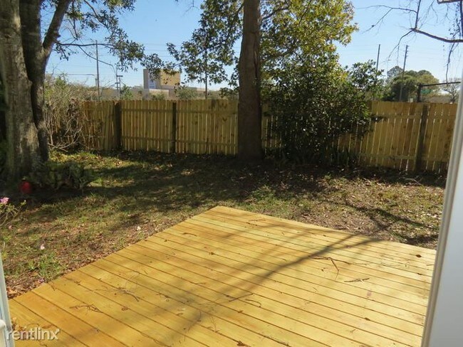 Building Photo - 3 br, 2 bath House - Valencia Gardens