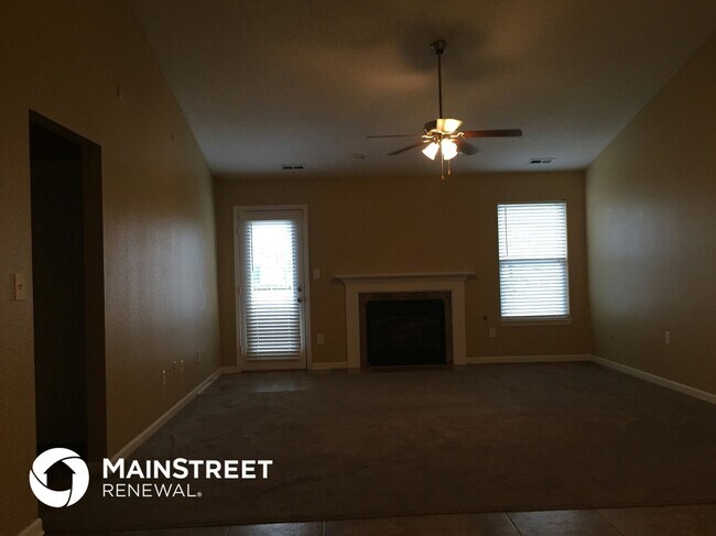 Foto del edificio - 6081 Bannister Ct