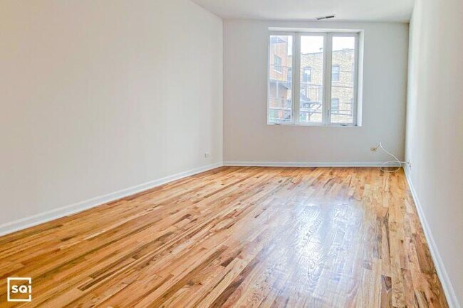 Foto del edificio - 2 bedroom in Chicago IL 60657