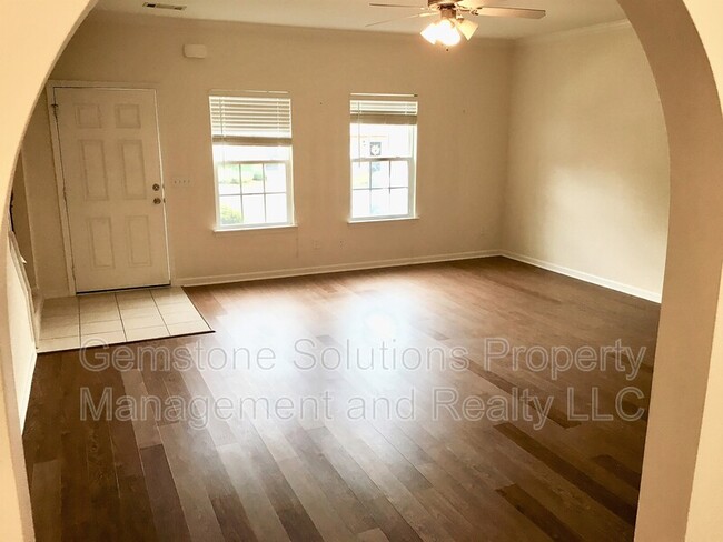 Building Photo - 1101 Downs Blvd