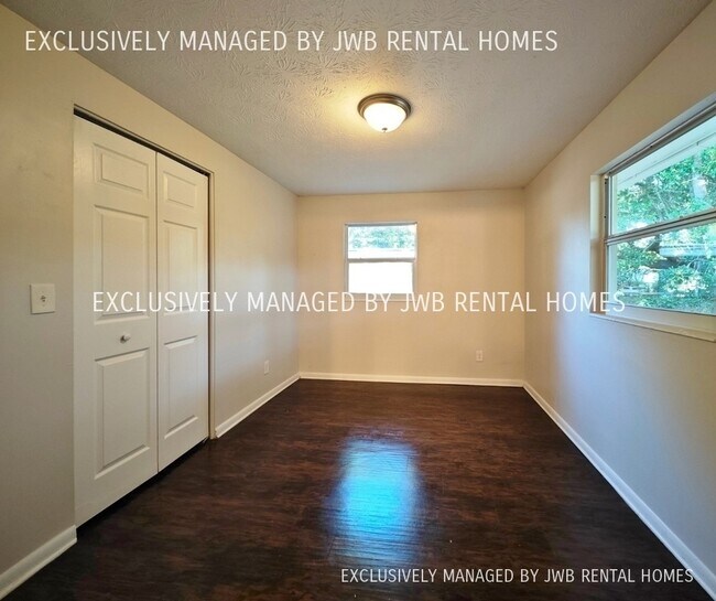 Building Photo - 355 Sonora Dr