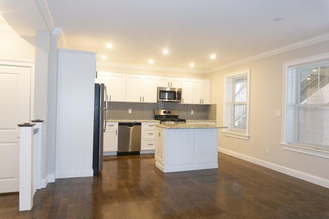Building Photo - 11 Nira Ave