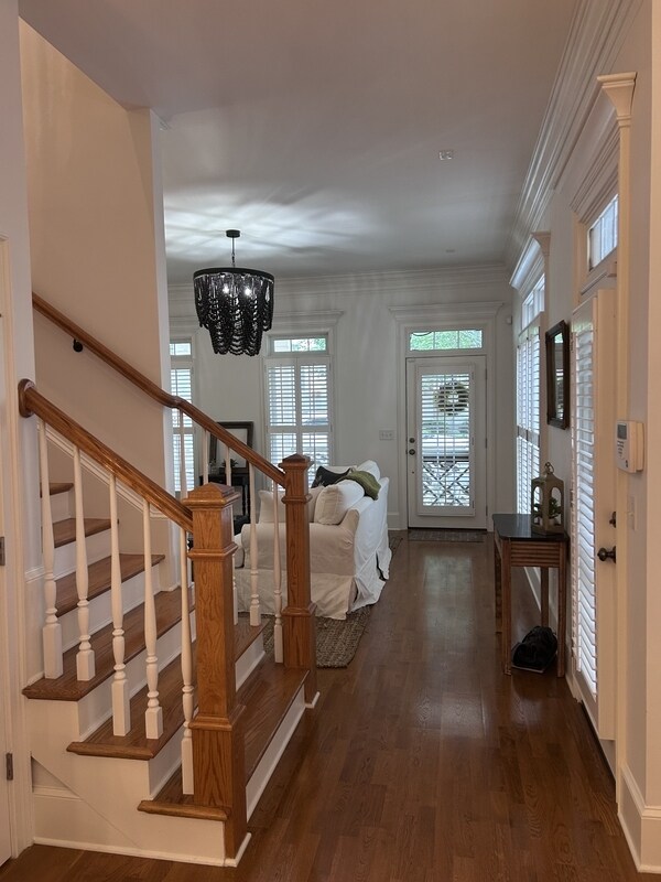 Foto del edificio - 212 Village Walk Ln