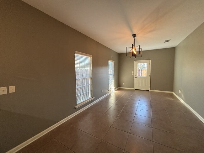 Building Photo - 241 Veritas Dr