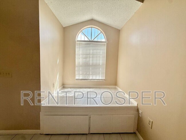 Foto del edificio - 3604 Spring Land Dr