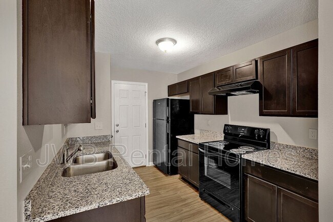 Building Photo - 1166 Bertram St