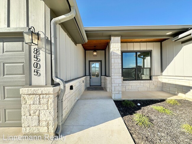 Building Photo - 4 br, 2.5 bath House - 8505 James Herring Way