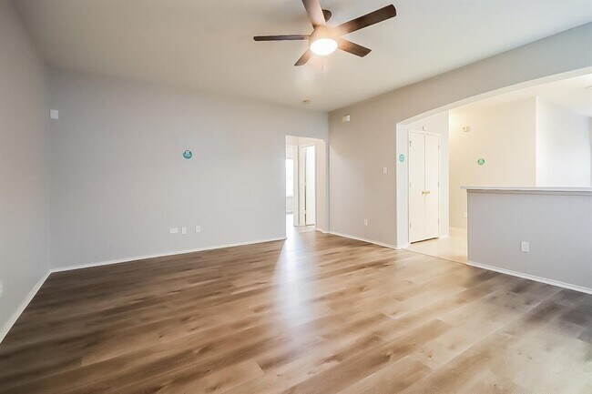 Foto del edificio - 8719 Sunset Pond Dr
