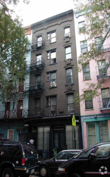 Building Photo - 534 E 6th St