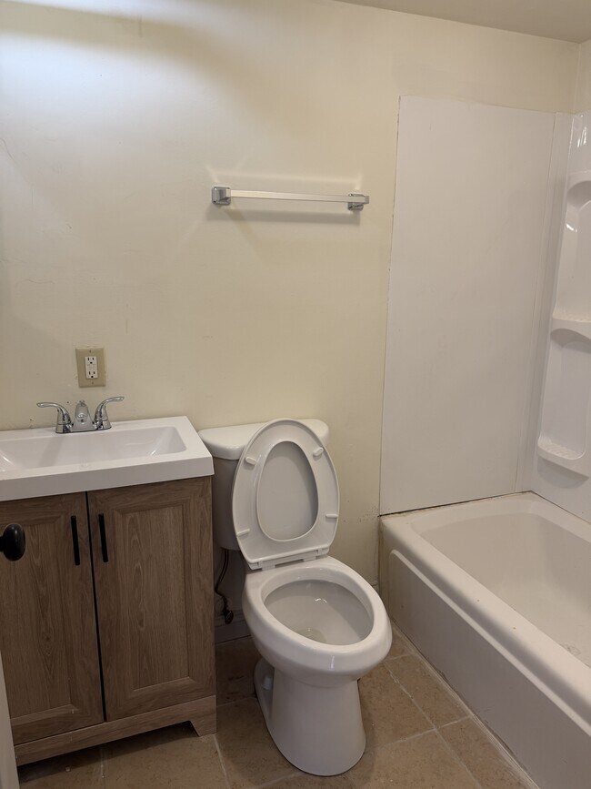 Foto del edificio - 617 Short Rd