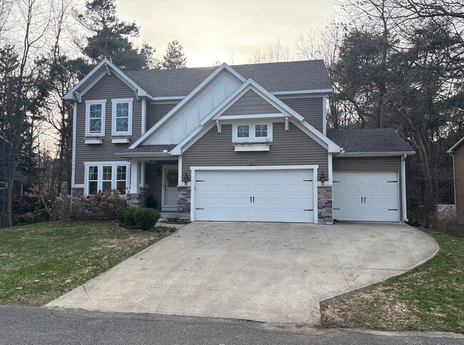 6527 Sanctuary Trl