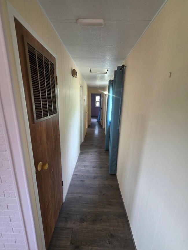 Building Photo - 33251 Gingras Springs Ln