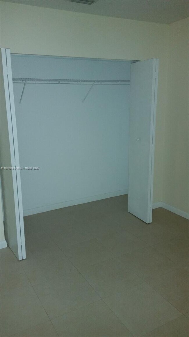 Foto del edificio - 2531 NE 184th Terrace