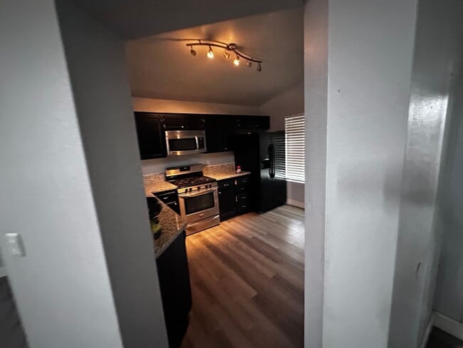 Building Photo - HOUSE