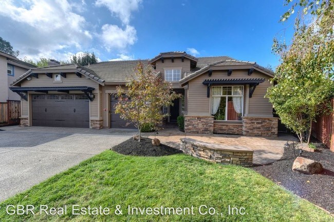 Building Photo - 5 br, 4 bath House - 585 Borges Court