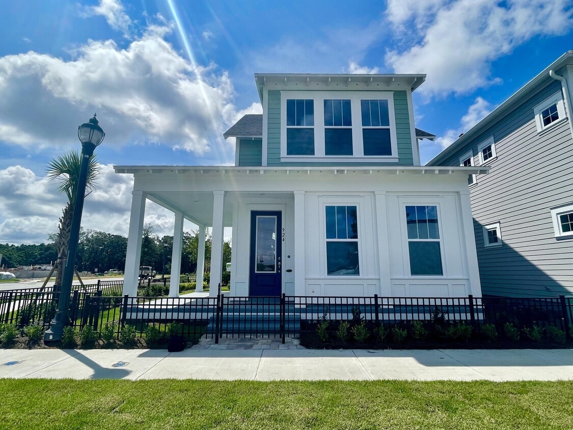 Primary Photo - 924 Beldonshire Ln