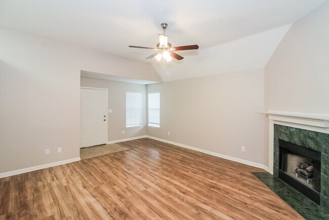 Building Photo - 5397 Kayla Dr