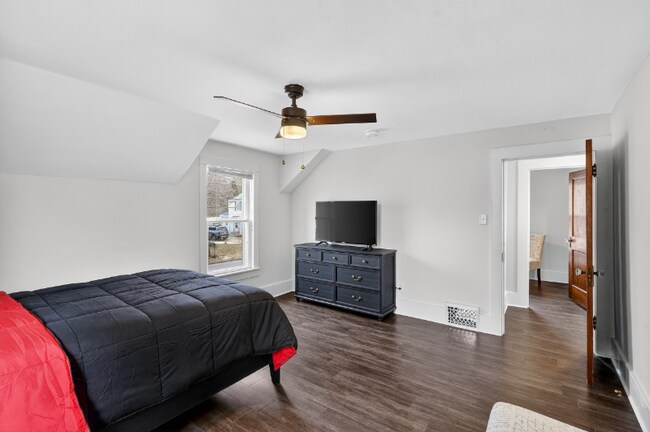 Foto del edificio - 430 N Linden St