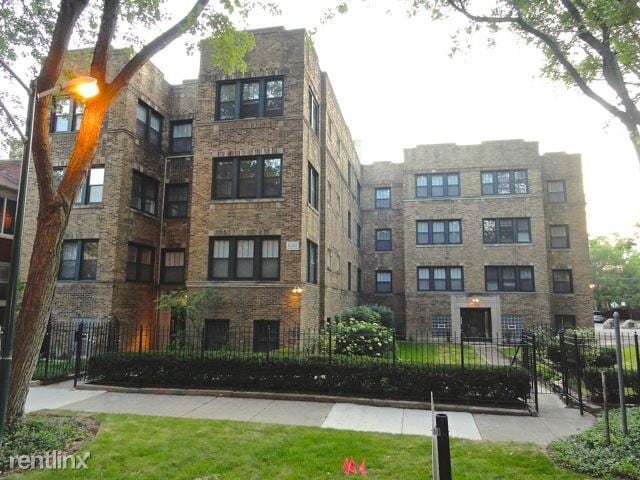 Primary Photo - 4956 N St Louis Ave