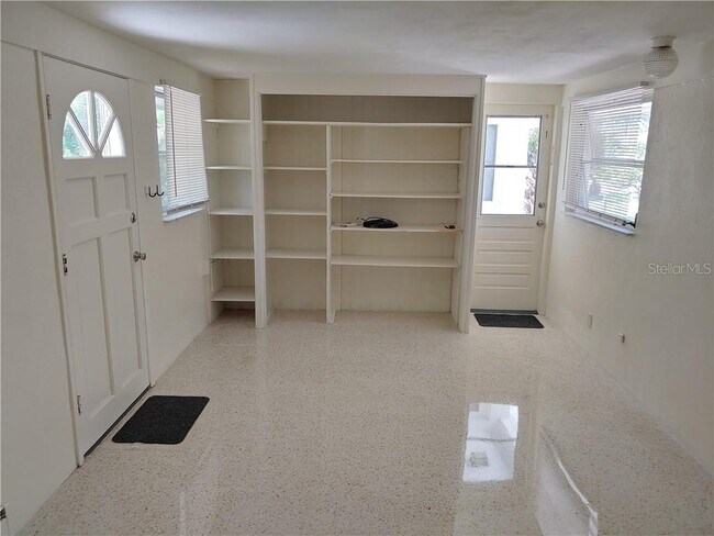 Building Photo - 515 Boca Ciega Isle Dr