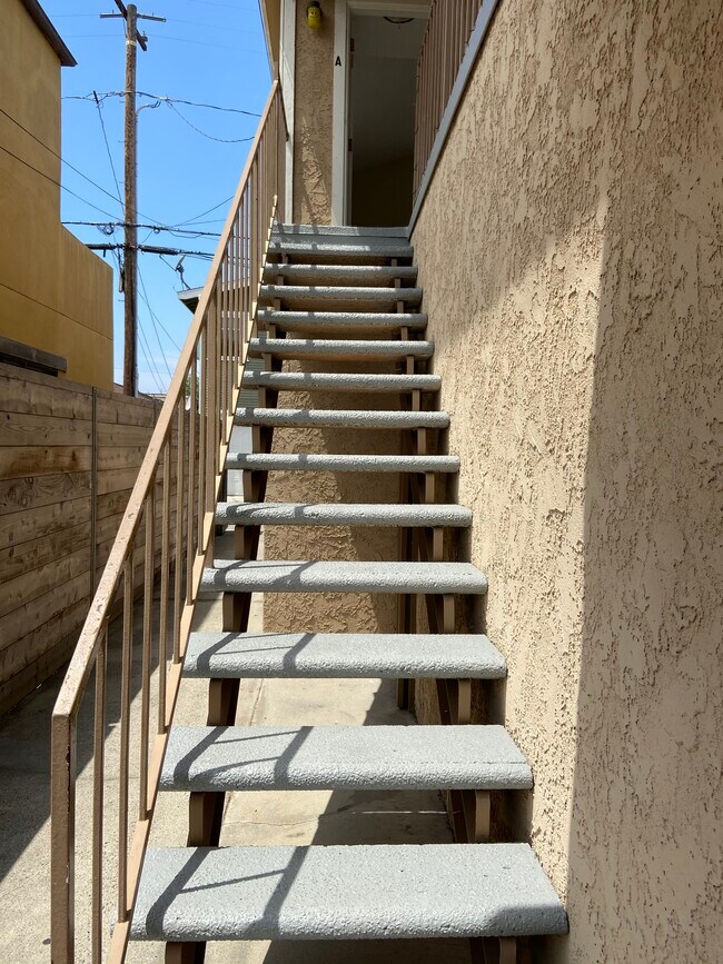 Foto del edificio - 2305 Cabrillo Ave