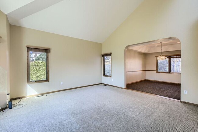 Building Photo - 6787 Snead Ct