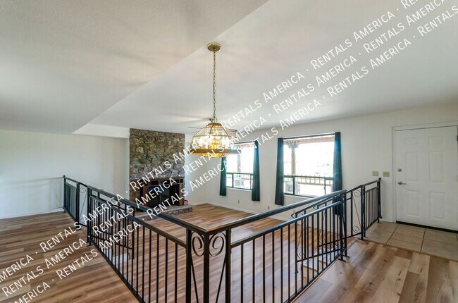 Foto del edificio - 3951 W Irvington Rd