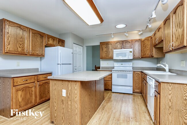 Building Photo - 3741 Majestic Ct
