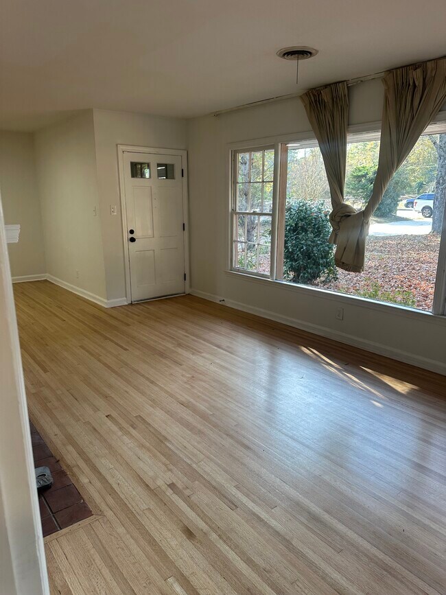 Foto del edificio - 3414 Peach Orchard Rd