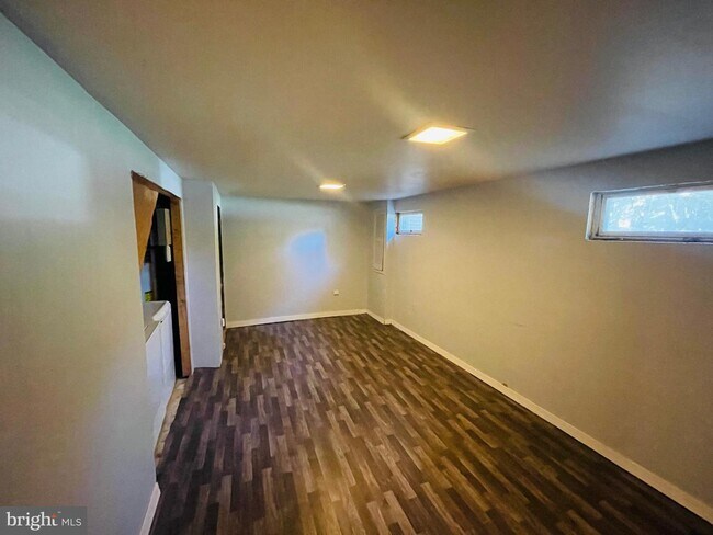 Building Photo - 1600 Mt Airy Ct