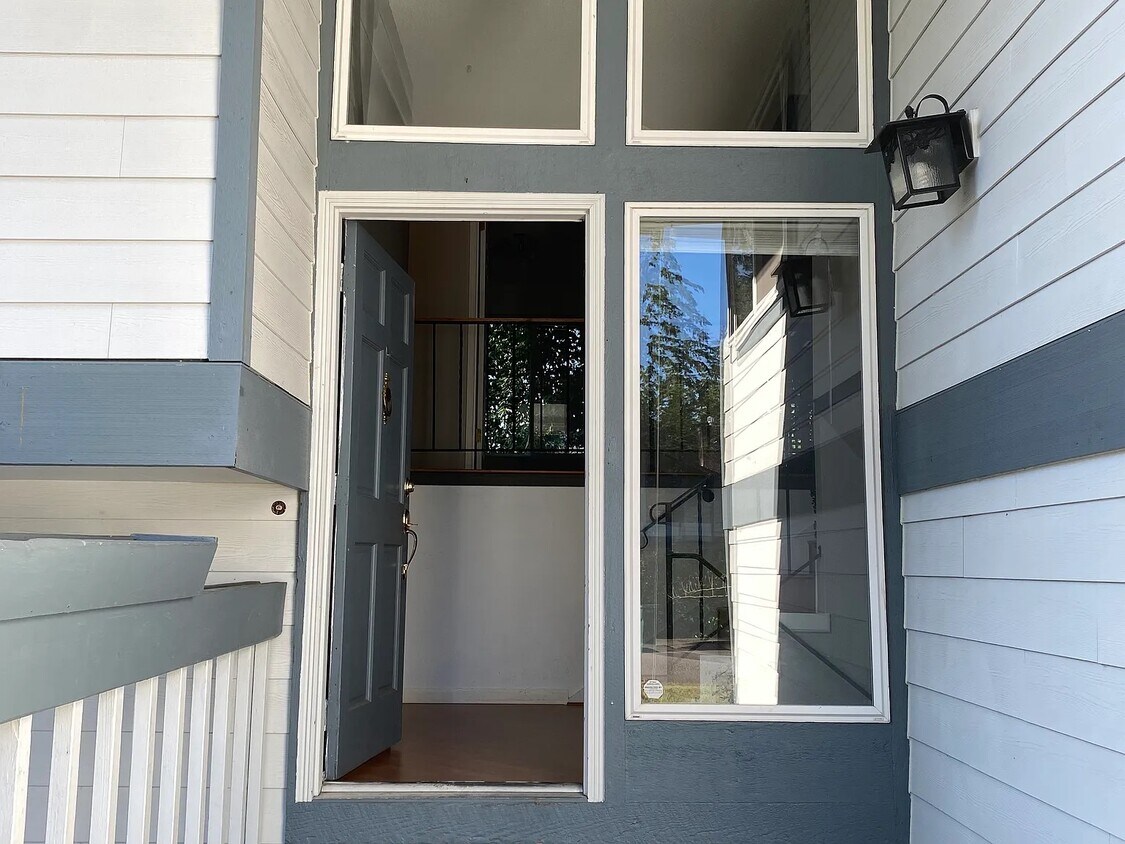 Foto principal - 15930 NE 106th St