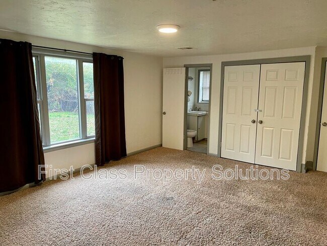Foto del edificio - 3712 SE 15th St