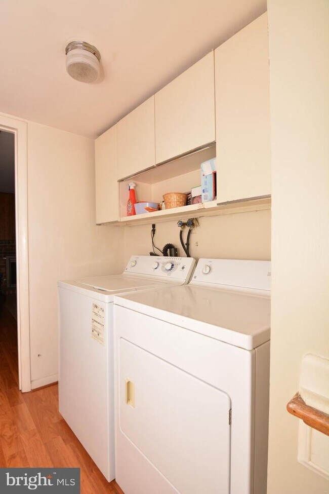 Building Photo - 14520 Bauer Dr