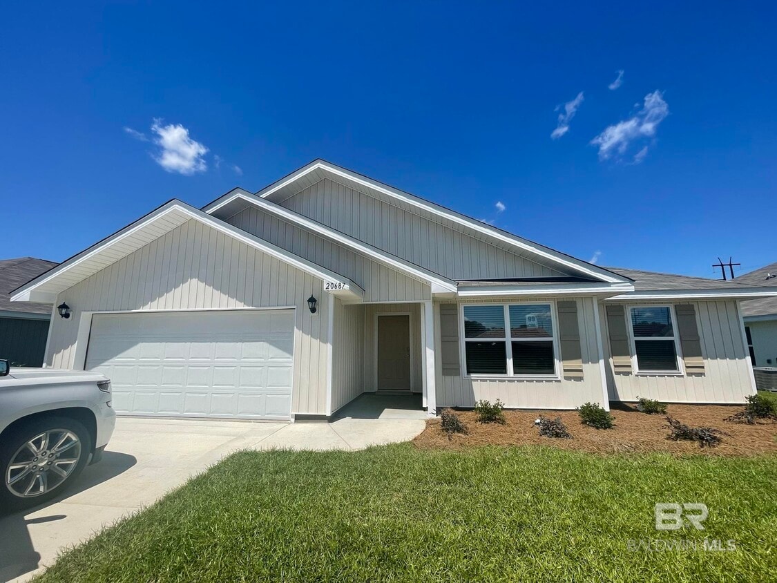 Foto principal - 20687 Mercury Dr