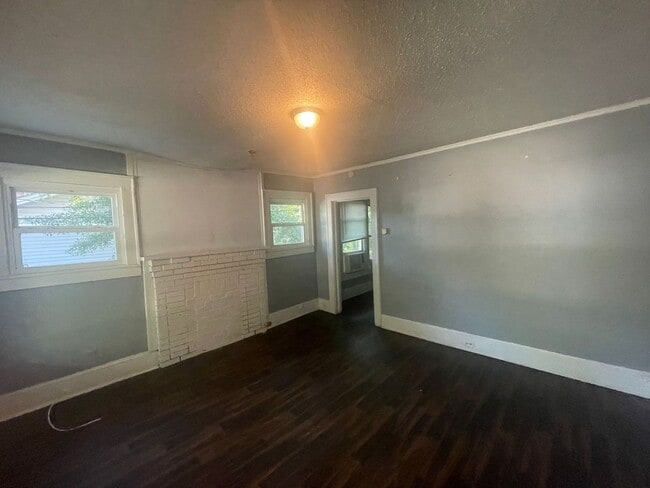 Building Photo - SH341-319 Clegg