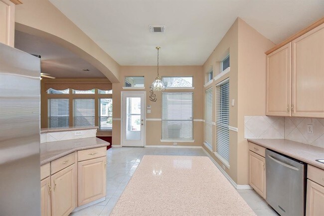 Foto del edificio - 6243 Surfside Ln