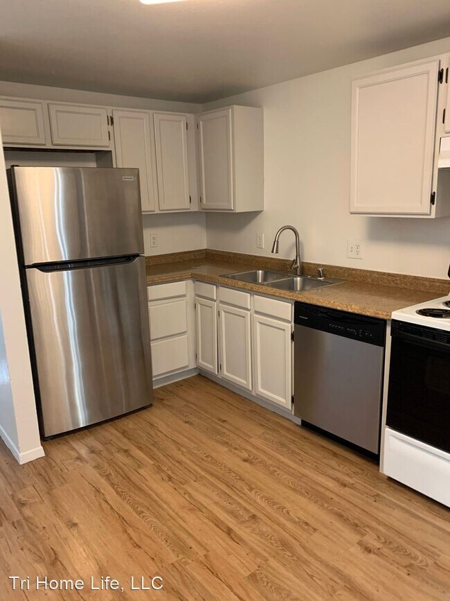 Building Photo - 2 br, 1 bath House - 1161 Rosemary St 101