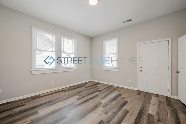 Building Photo - NOW OFFERING HALF OFF THE FIRST FULL MONTH...