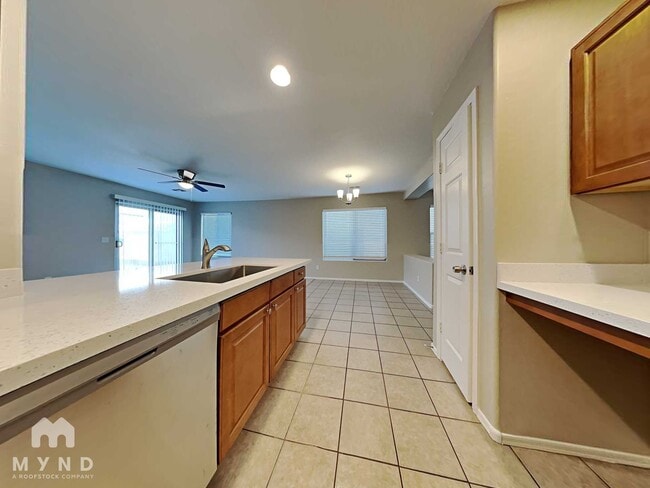 Foto del edificio - 3420 W St Anne Ave