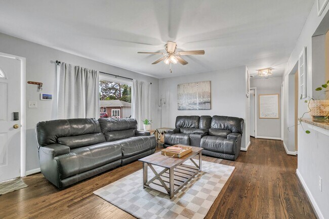 Foto del edificio - Call Sabrina Thomas Office at 757-767-0767 for more information