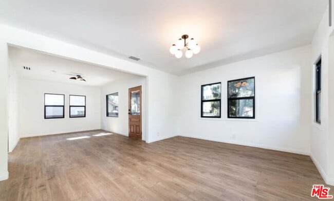 Building Photo - 1328 Silver Lake Blvd