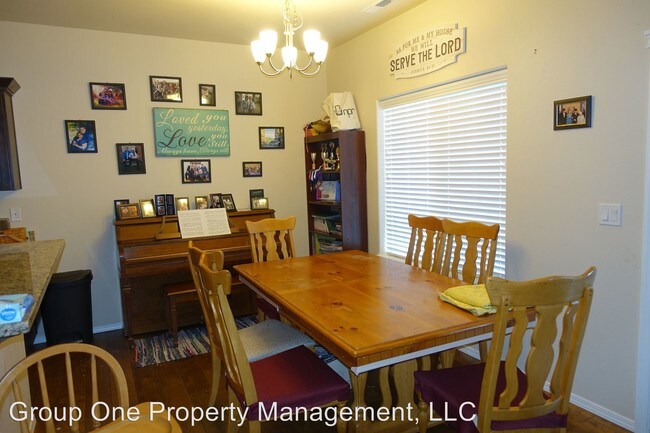 3 Br 2 5 Bath House 603 Pine Tree Lane House For Rent In Boise Id Apartments Com