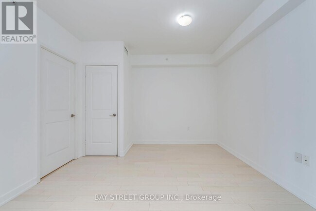 Photo du bâtiment - 1 The Esplanade