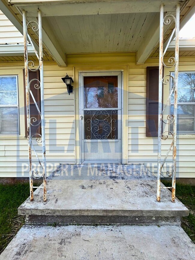 Foto del edificio - Super cute three-bedroom house!