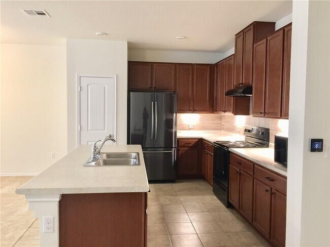 Foto del edificio - 700 Mandarin Flyway Way