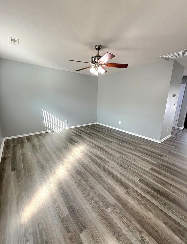 Building Photo - 4408 Betty Ln