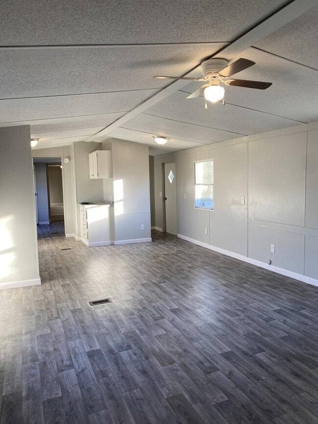 Foto del edificio - 210 Jamback Rd