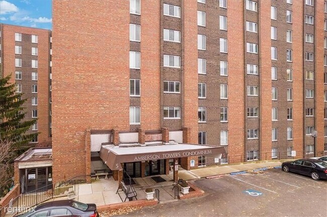 Building Photo - Studio, 1 bath Condo - 5 Bayard Rd Apt 421