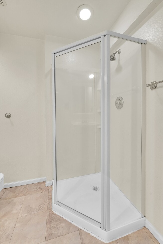 Building Photo - $2,300.00 - 3 Bedrooms, 2 Bathrooms Single Family Home in Broomfield with Fenced Yard!