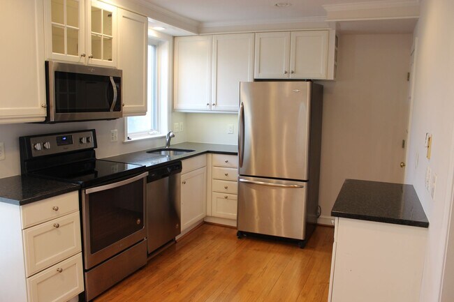 Building Photo - Alexandria/Huntington Metro-5948 Williamsb...